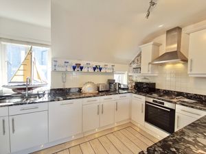 Photo 9- click for photo gallery